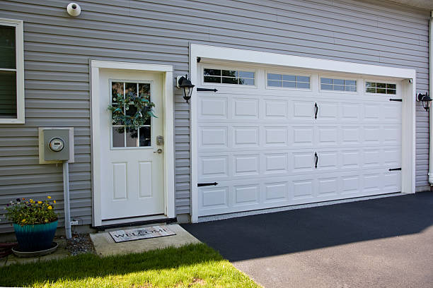24/7 Emergency Garage Door Roller Replacement experts in Warren County County, IL
